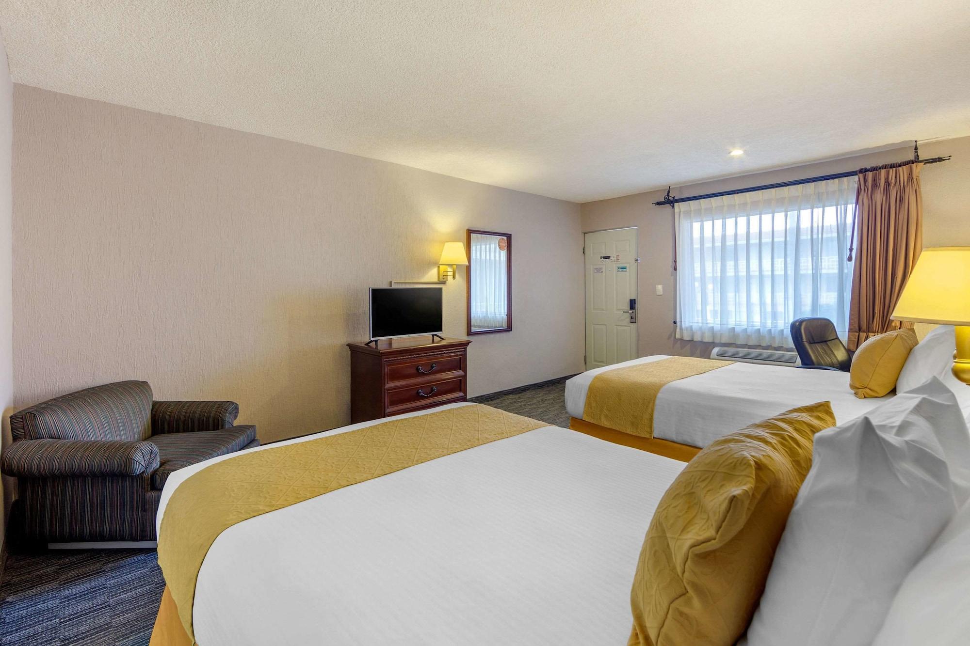 Quality Inn П'єдрас-Неграс Екстер'єр фото
