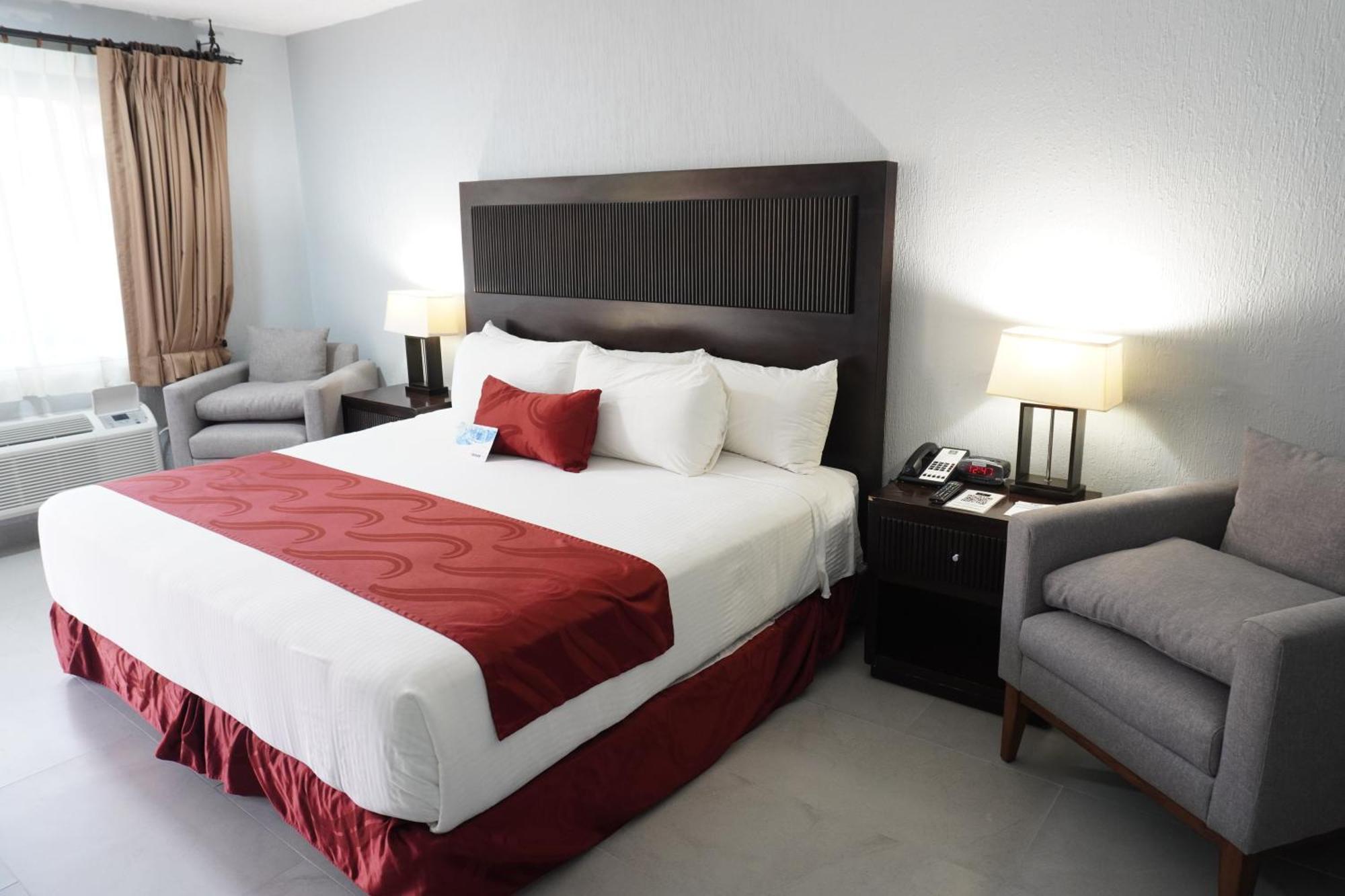 Quality Inn П'єдрас-Неграс Екстер'єр фото
