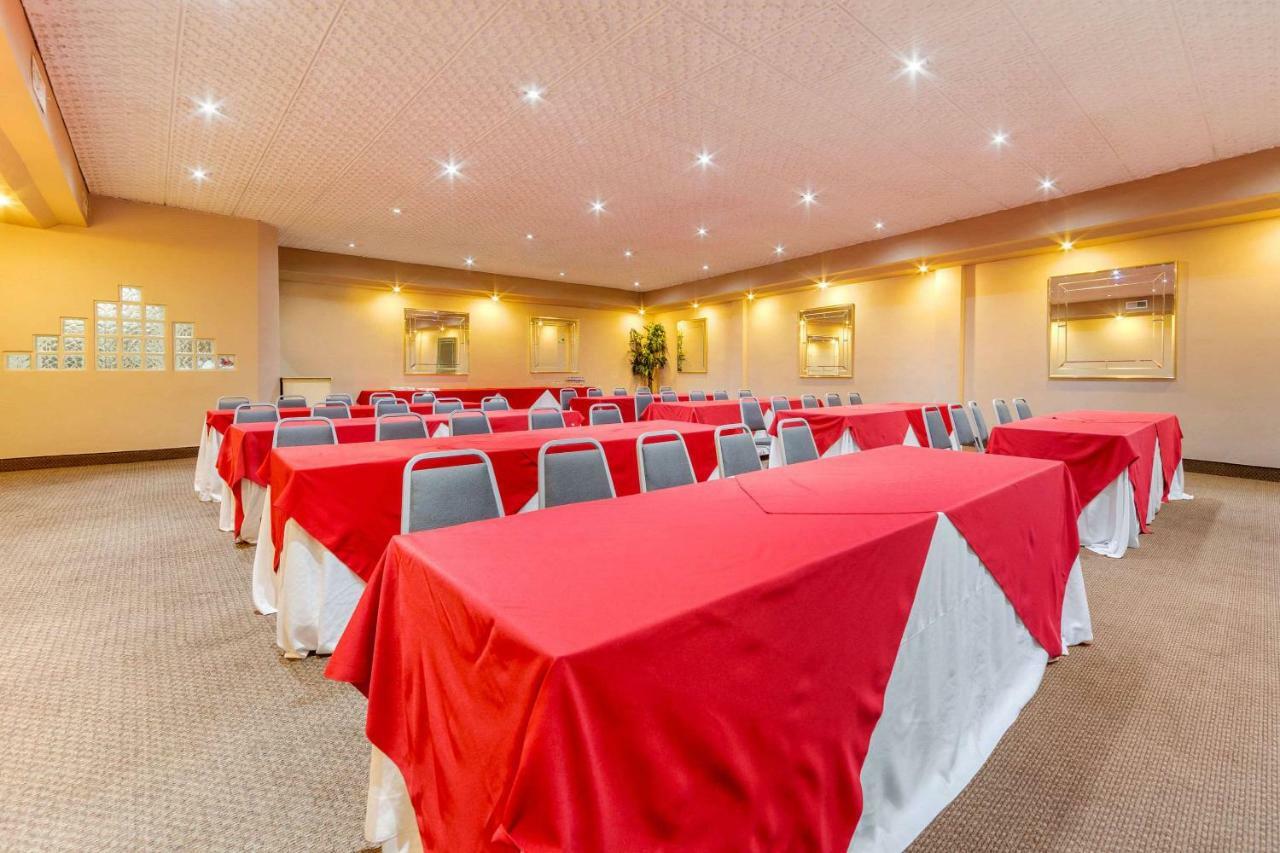 Quality Inn П'єдрас-Неграс Екстер'єр фото